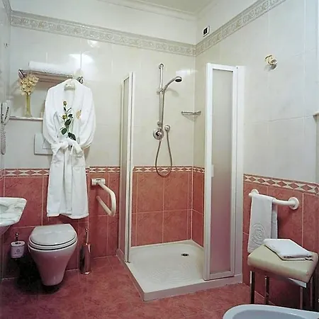 Dei Consoli Vaticano 4* Rome